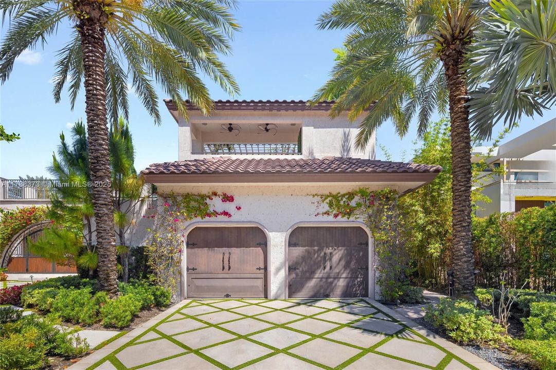 For Sale: $39,000,000 (8 beds, 9 baths, 14846 Square Feet)