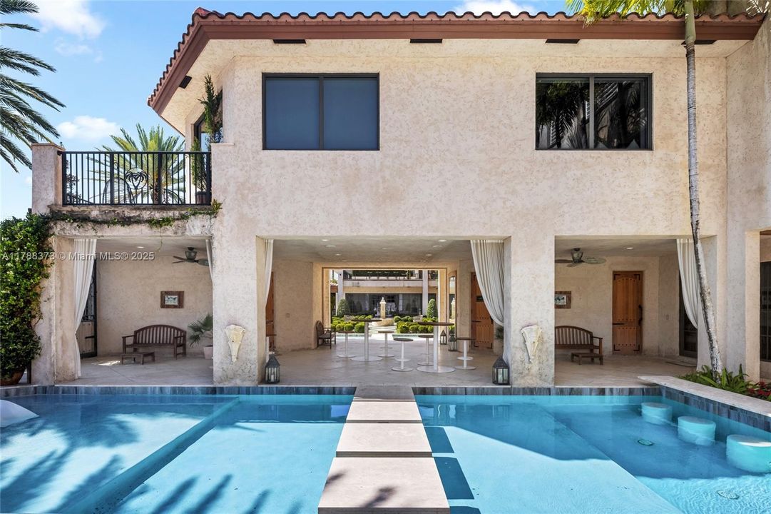 For Sale: $39,000,000 (8 beds, 9 baths, 14846 Square Feet)