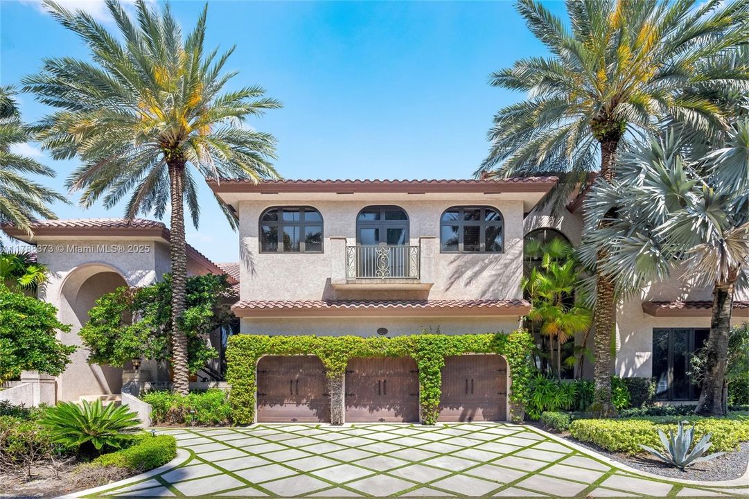 For Sale: $39,000,000 (8 beds, 9 baths, 14846 Square Feet)