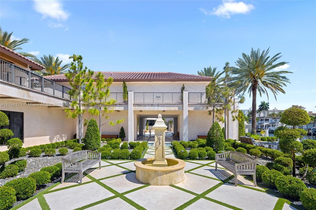 For Sale: $39,000,000 (8 beds, 9 baths, 14846 Square Feet)