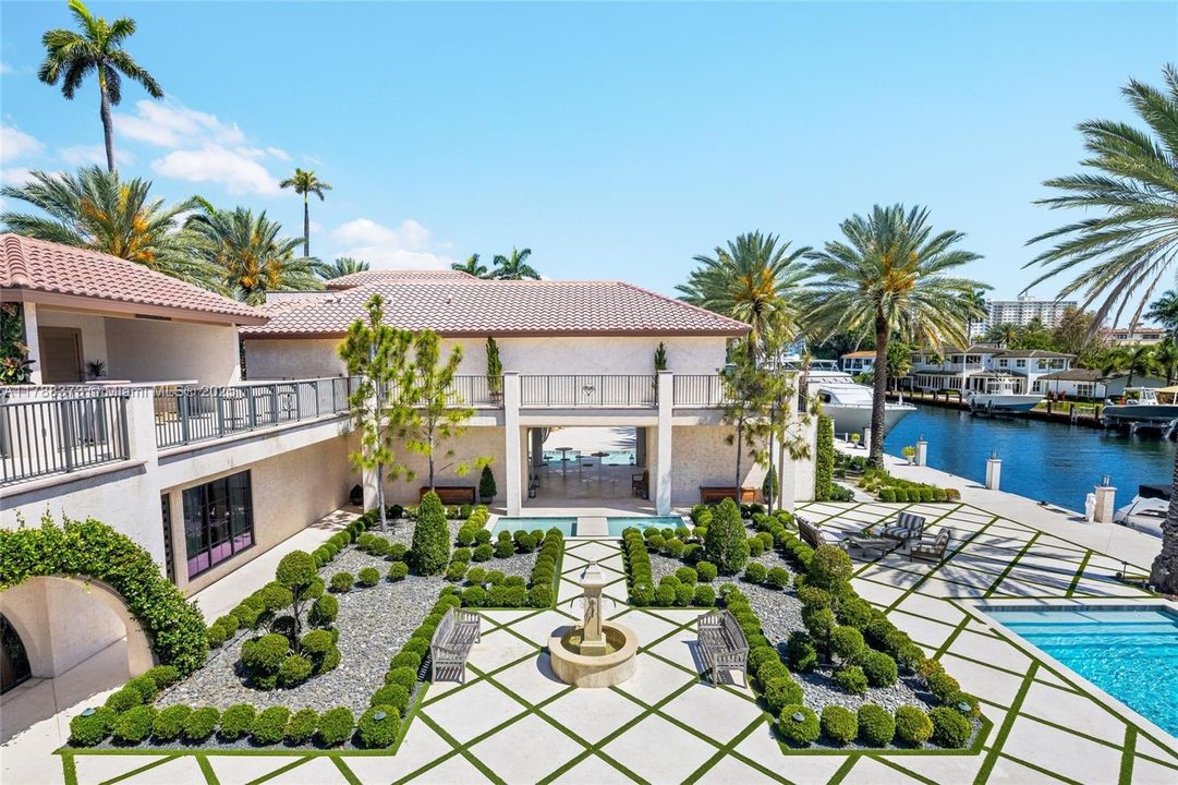 For Sale: $39,000,000 (8 beds, 9 baths, 14846 Square Feet)