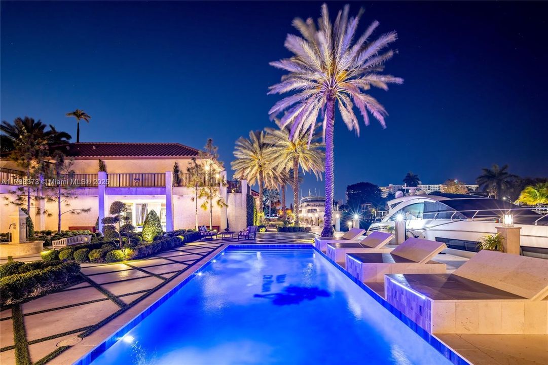 For Sale: $39,000,000 (8 beds, 9 baths, 14846 Square Feet)