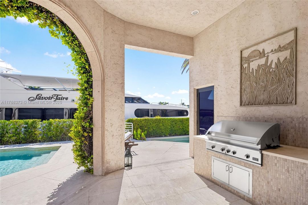 For Sale: $39,000,000 (8 beds, 9 baths, 14846 Square Feet)