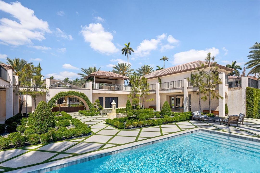 For Sale: $39,000,000 (8 beds, 9 baths, 14846 Square Feet)