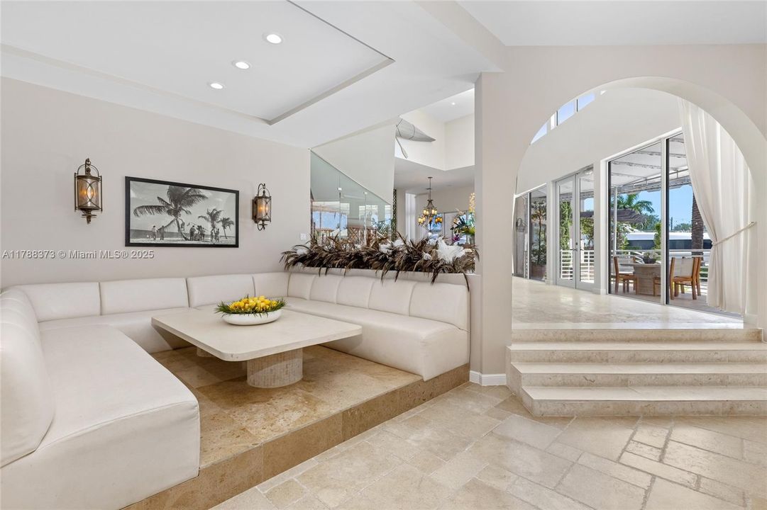 For Sale: $39,000,000 (8 beds, 9 baths, 14846 Square Feet)