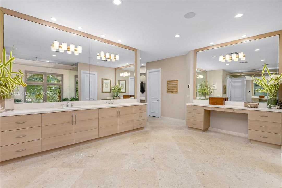 For Sale: $39,000,000 (8 beds, 9 baths, 14846 Square Feet)