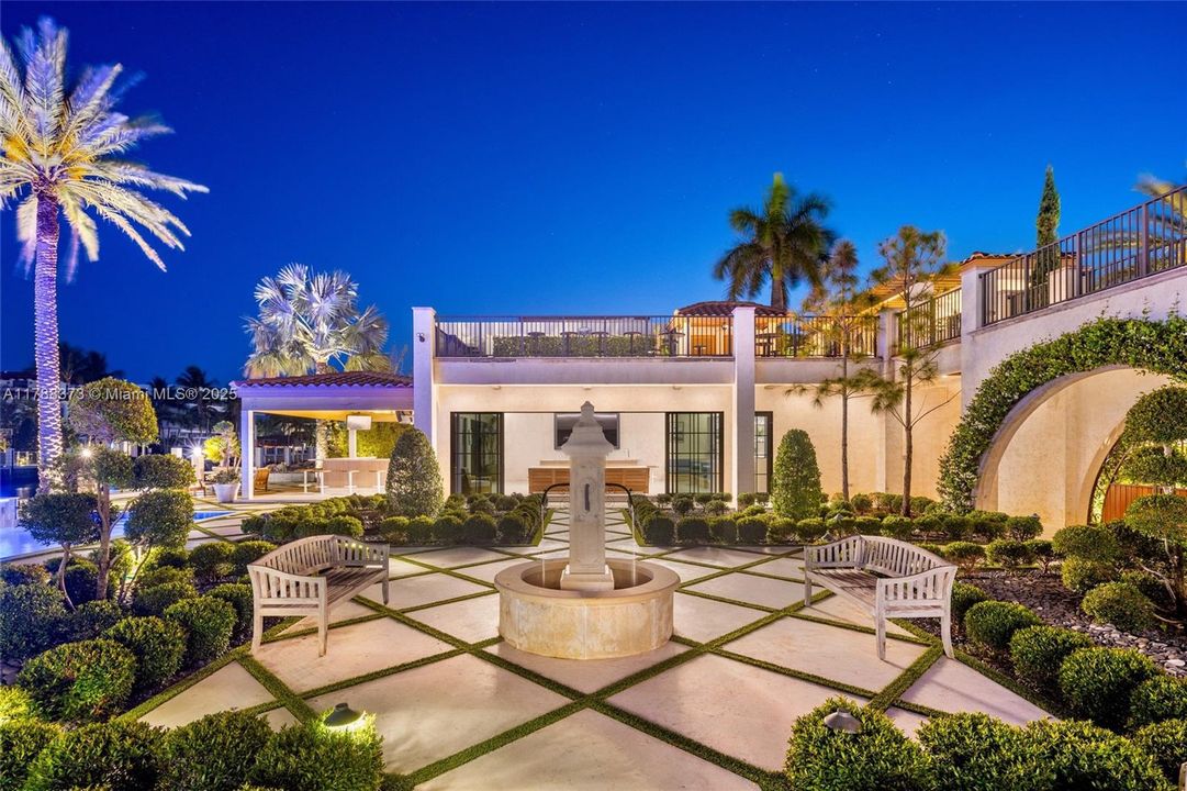 For Sale: $39,000,000 (8 beds, 9 baths, 14846 Square Feet)