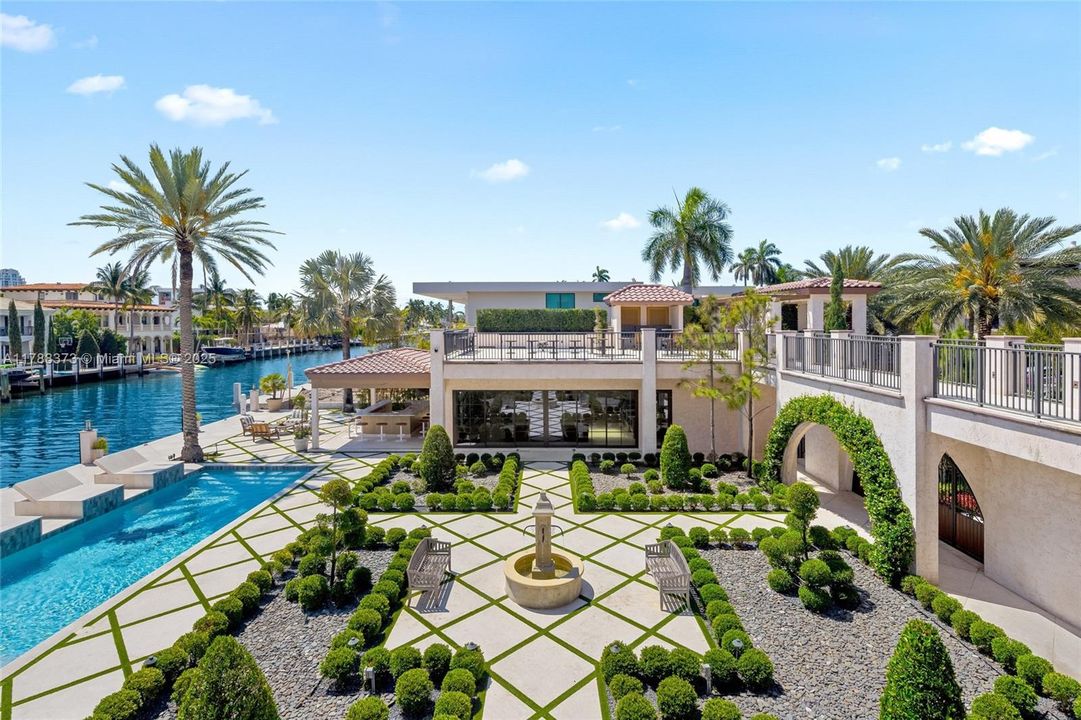 For Sale: $39,000,000 (8 beds, 9 baths, 14846 Square Feet)