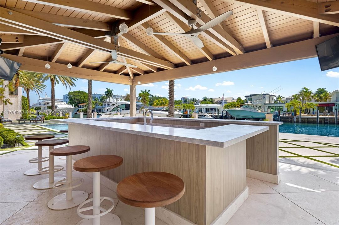 For Sale: $39,000,000 (8 beds, 9 baths, 14846 Square Feet)