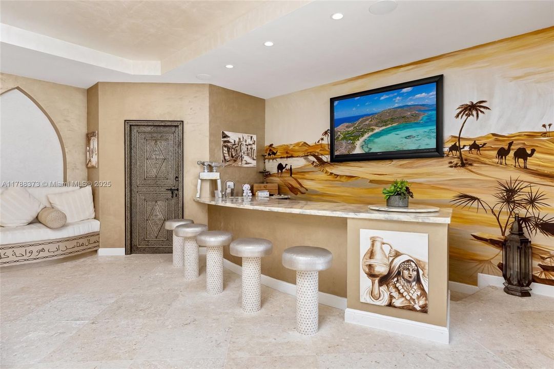 For Sale: $39,000,000 (8 beds, 9 baths, 14846 Square Feet)