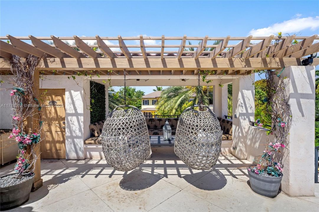 For Sale: $39,000,000 (8 beds, 9 baths, 14846 Square Feet)