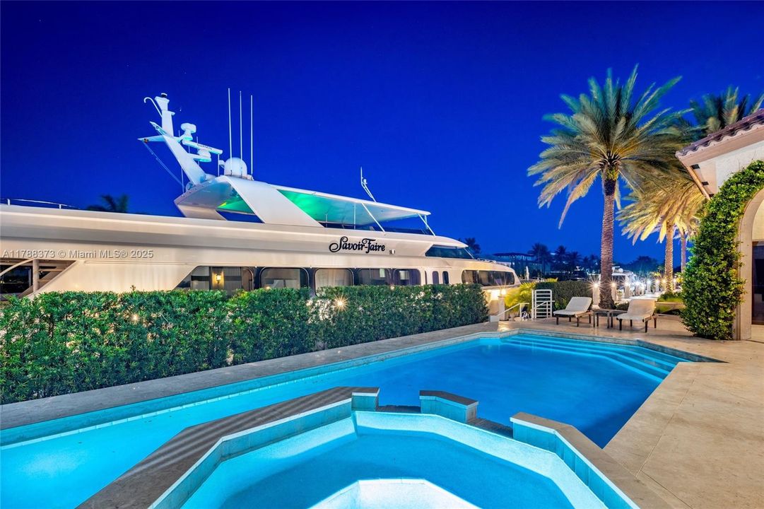 For Sale: $39,000,000 (8 beds, 9 baths, 14846 Square Feet)