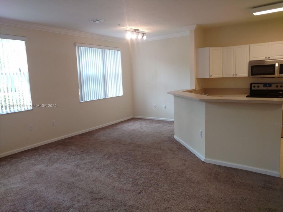 Recently Rented: $1,850 (1 beds, 1 baths, 775 Square Feet)