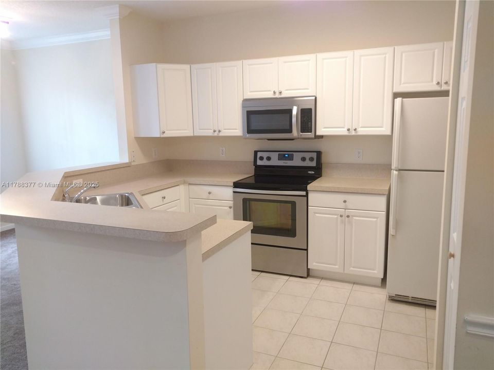 Recently Rented: $1,850 (1 beds, 1 baths, 775 Square Feet)