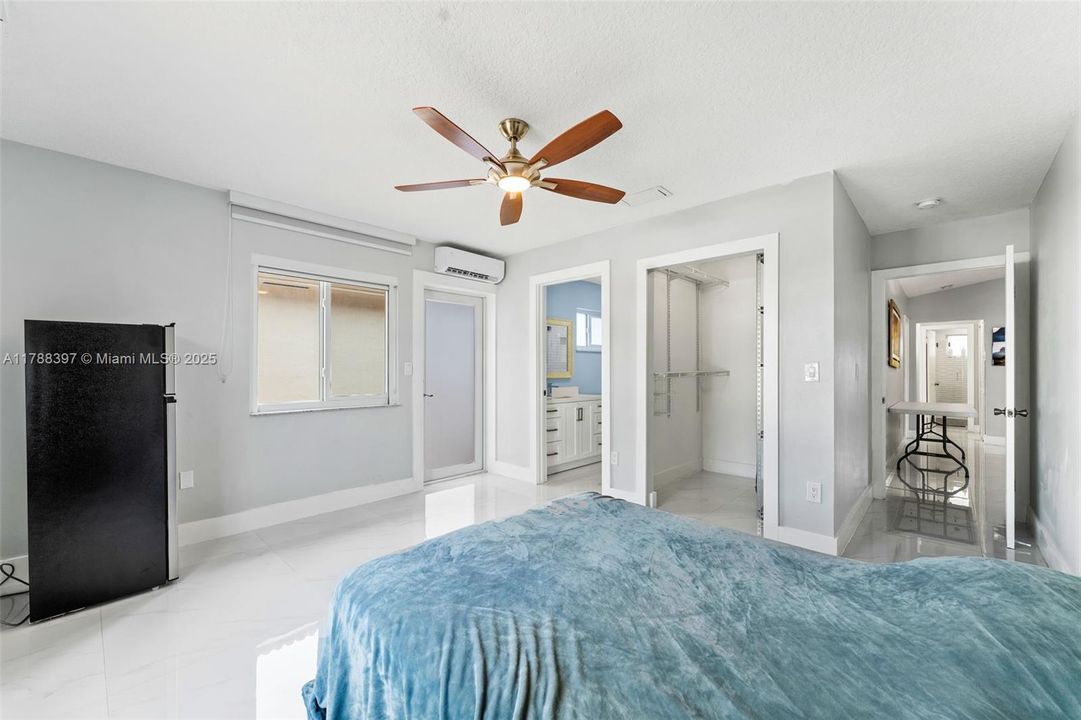 Недавно продано: $580,000 (3 спален, 2 ванн, 1430 Квадратных фут)