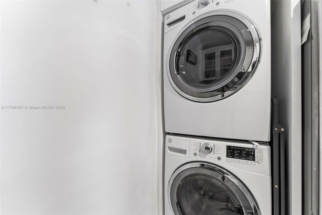 Недавно продано: $580,000 (3 спален, 2 ванн, 1430 Квадратных фут)