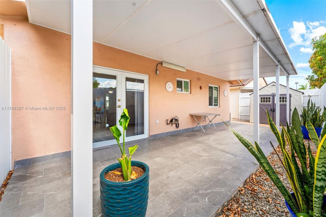 Недавно продано: $580,000 (3 спален, 2 ванн, 1430 Квадратных фут)