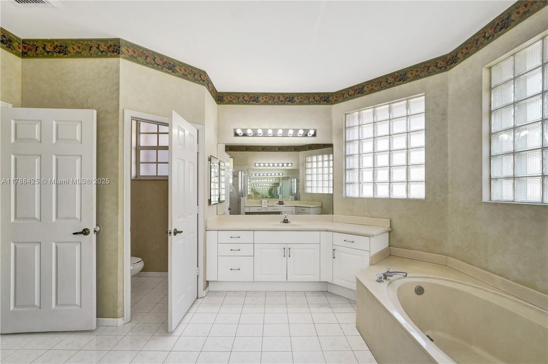 Recently Sold: $949,111 (5 beds, 3 baths, 2706 Square Feet)