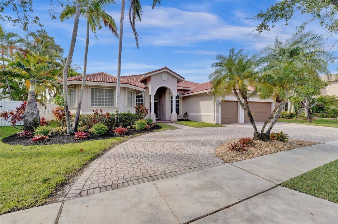 Recently Sold: $949,111 (5 beds, 3 baths, 2706 Square Feet)