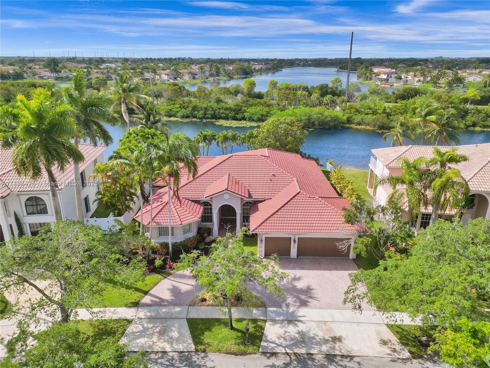 Recently Sold: $949,111 (5 beds, 3 baths, 2706 Square Feet)