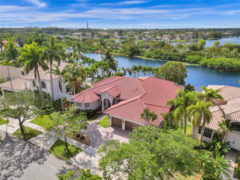 Recently Sold: $949,111 (5 beds, 3 baths, 2706 Square Feet)