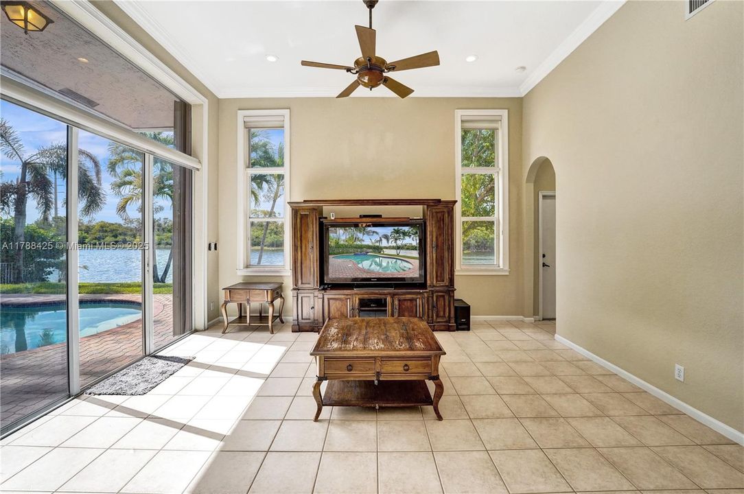 Recently Sold: $949,111 (5 beds, 3 baths, 2706 Square Feet)