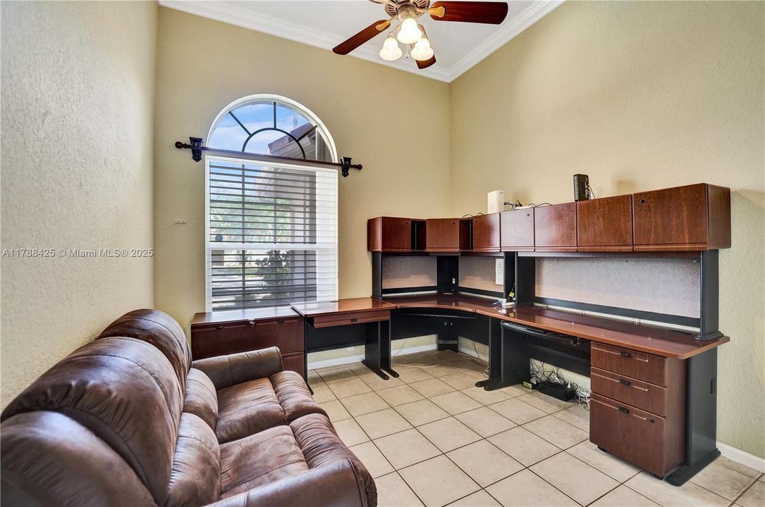 Recently Sold: $949,111 (5 beds, 3 baths, 2706 Square Feet)