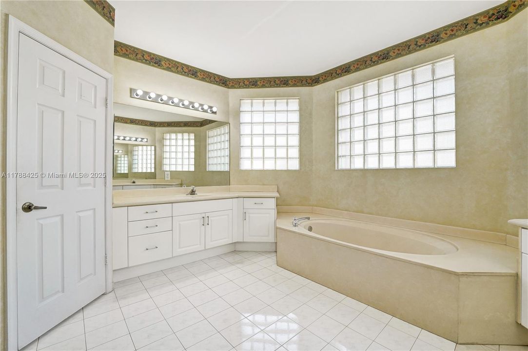 Recently Sold: $949,111 (5 beds, 3 baths, 2706 Square Feet)