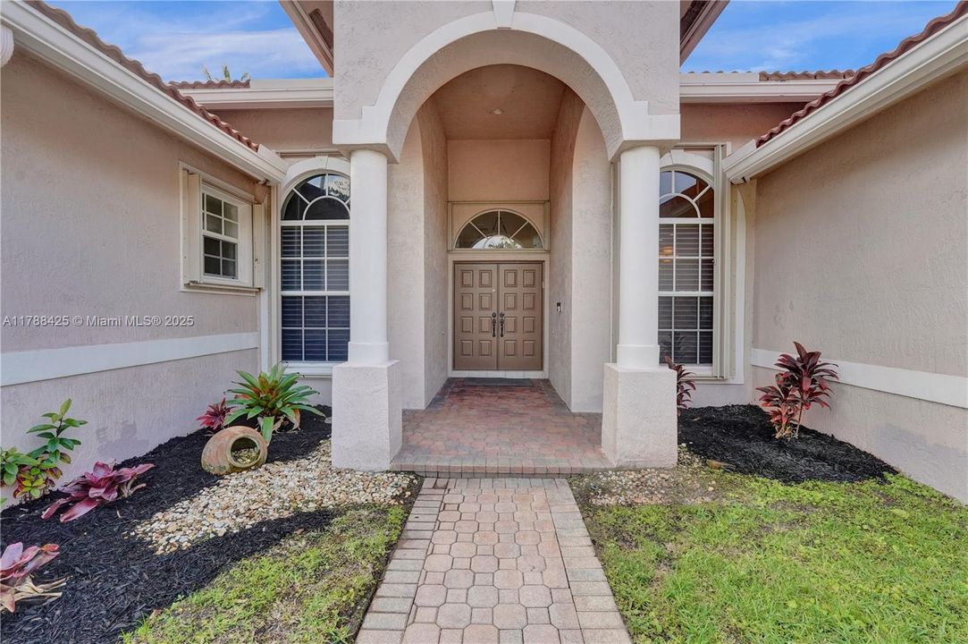 Recently Sold: $949,111 (5 beds, 3 baths, 2706 Square Feet)