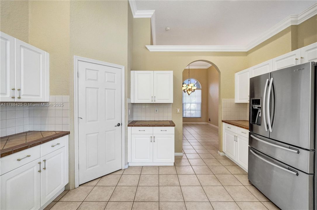 Recently Sold: $949,111 (5 beds, 3 baths, 2706 Square Feet)