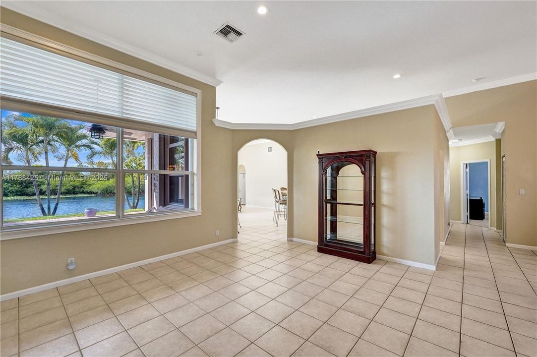 Recently Sold: $949,111 (5 beds, 3 baths, 2706 Square Feet)