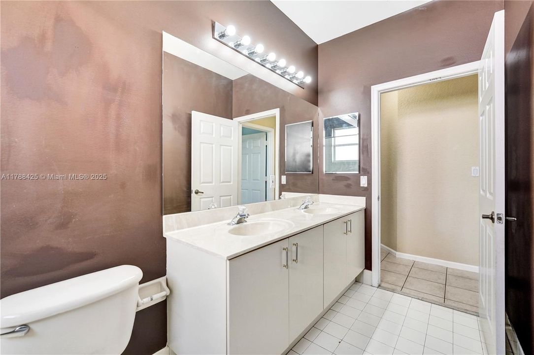 Recently Sold: $949,111 (5 beds, 3 baths, 2706 Square Feet)