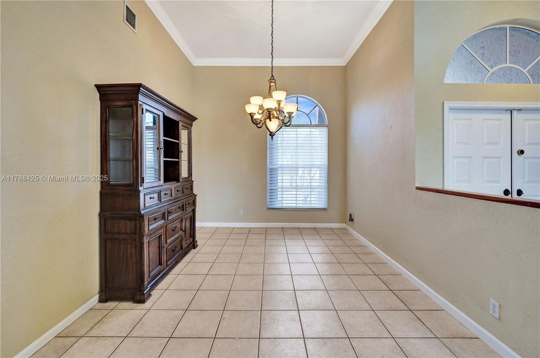 Recently Sold: $949,111 (5 beds, 3 baths, 2706 Square Feet)