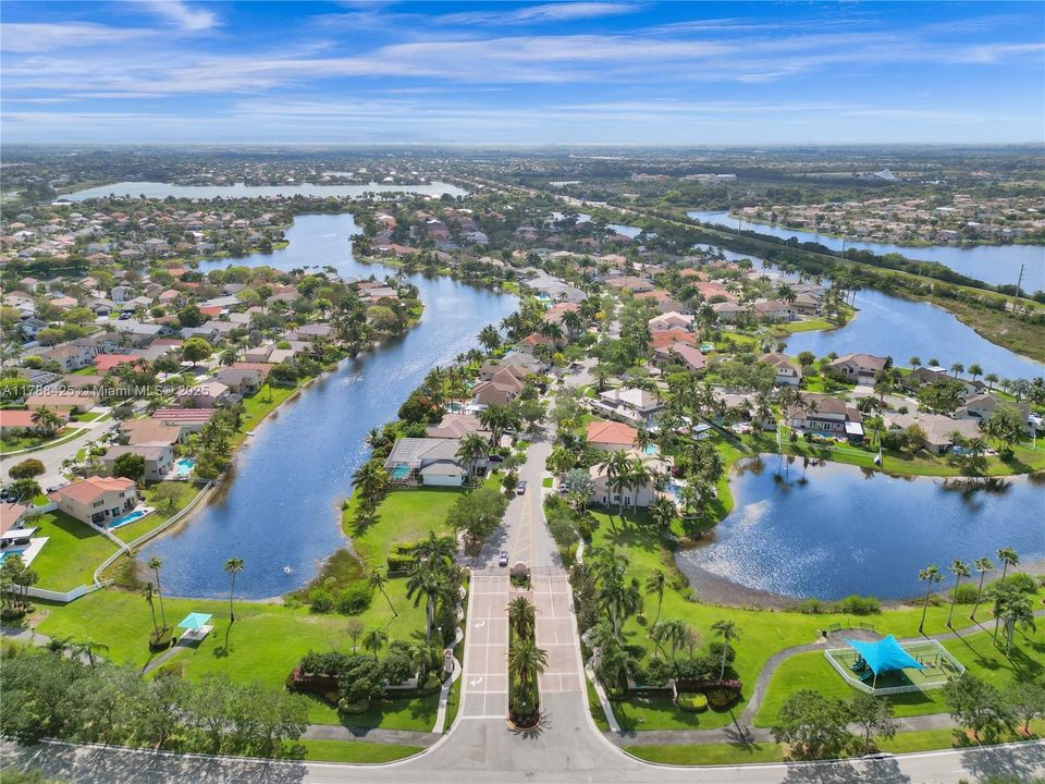 Recently Sold: $949,111 (5 beds, 3 baths, 2706 Square Feet)