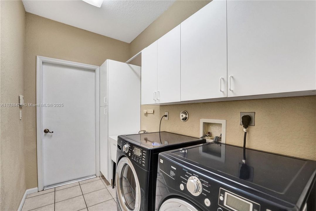 Recently Sold: $949,111 (5 beds, 3 baths, 2706 Square Feet)