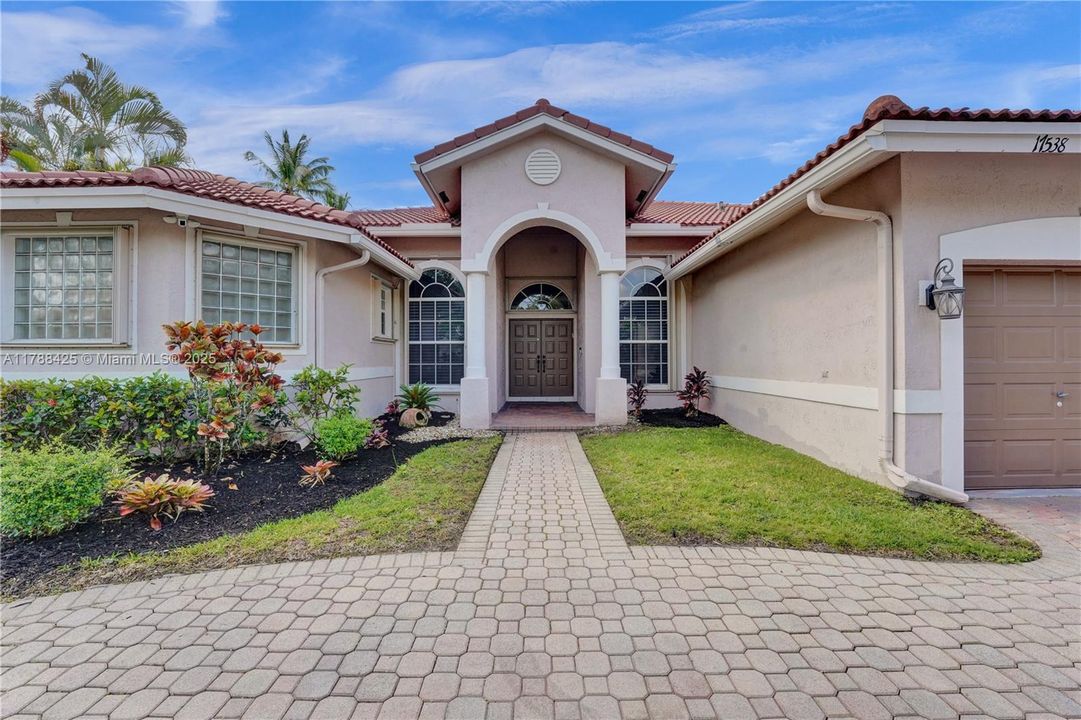 Recently Sold: $949,111 (5 beds, 3 baths, 2706 Square Feet)