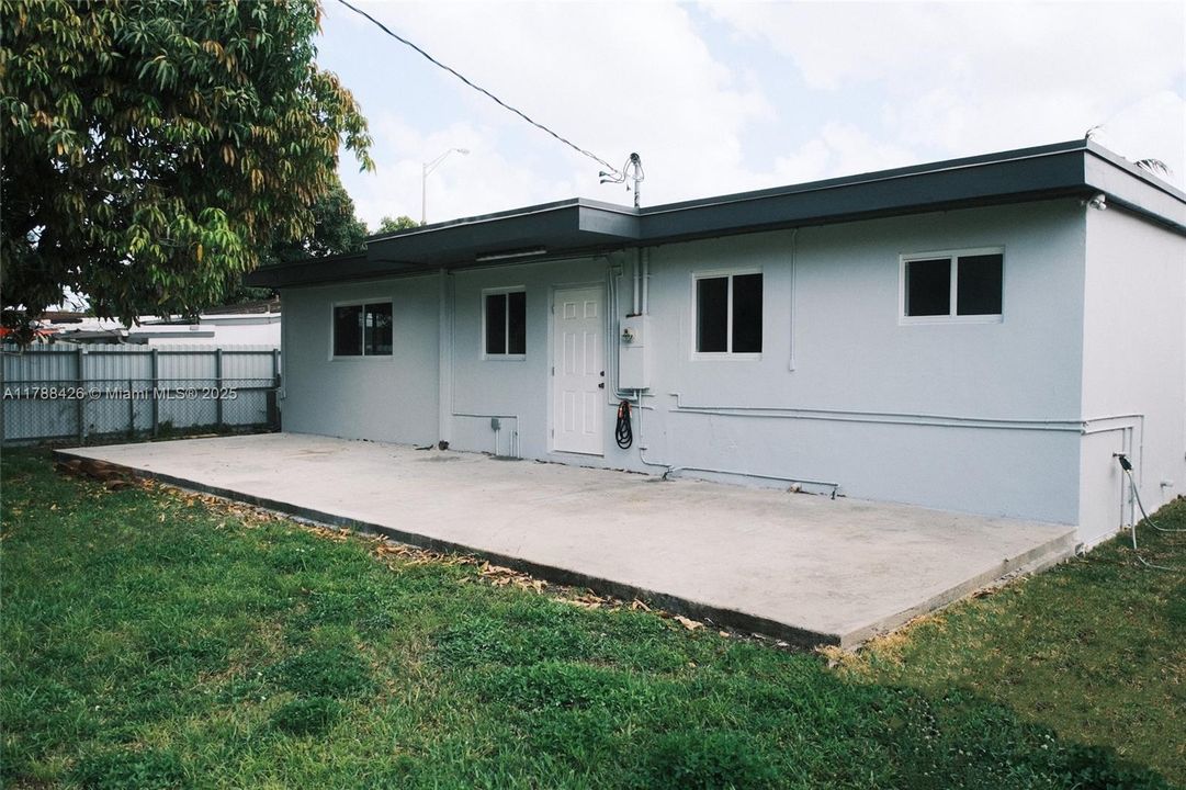 Недавно продано: $598,000 (3 спален, 2 ванн, 1910 Квадратных фут)