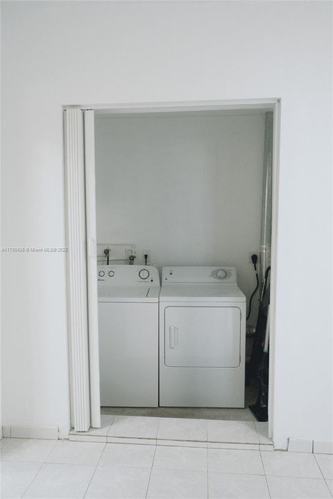 Недавно продано: $598,000 (3 спален, 2 ванн, 1910 Квадратных фут)