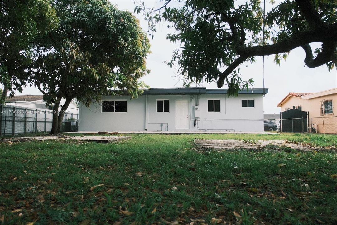 Недавно продано: $598,000 (3 спален, 2 ванн, 1910 Квадратных фут)