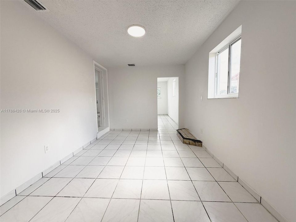 Недавно продано: $598,000 (3 спален, 2 ванн, 1910 Квадратных фут)