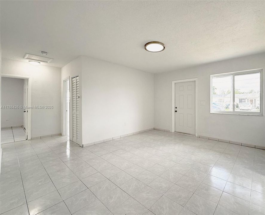 Недавно продано: $598,000 (3 спален, 2 ванн, 1910 Квадратных фут)