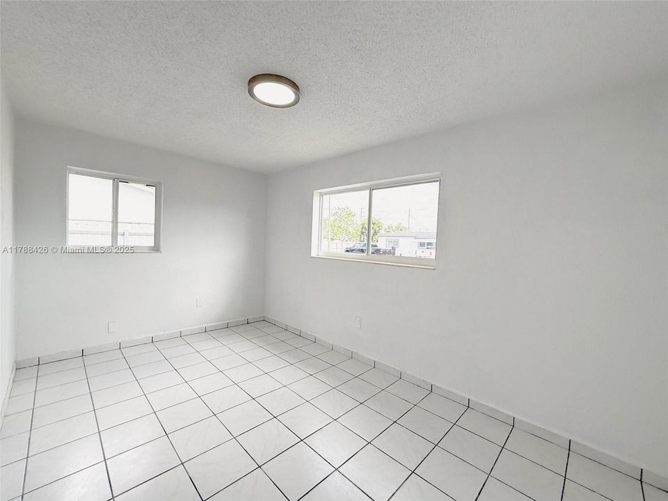 Недавно продано: $598,000 (3 спален, 2 ванн, 1910 Квадратных фут)