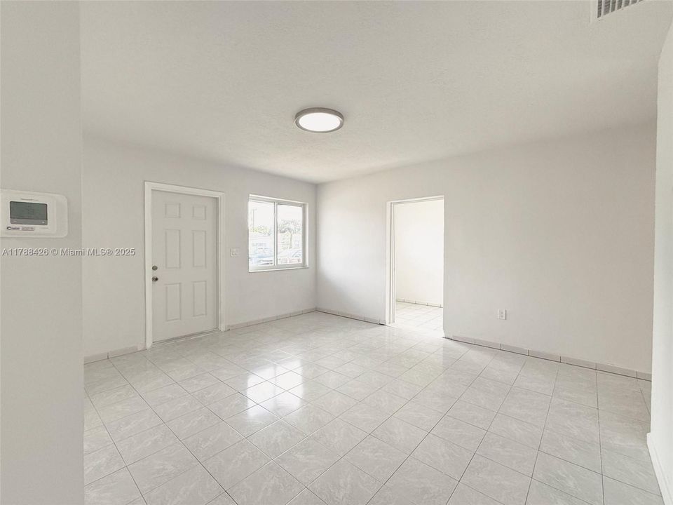 Недавно продано: $598,000 (3 спален, 2 ванн, 1910 Квадратных фут)