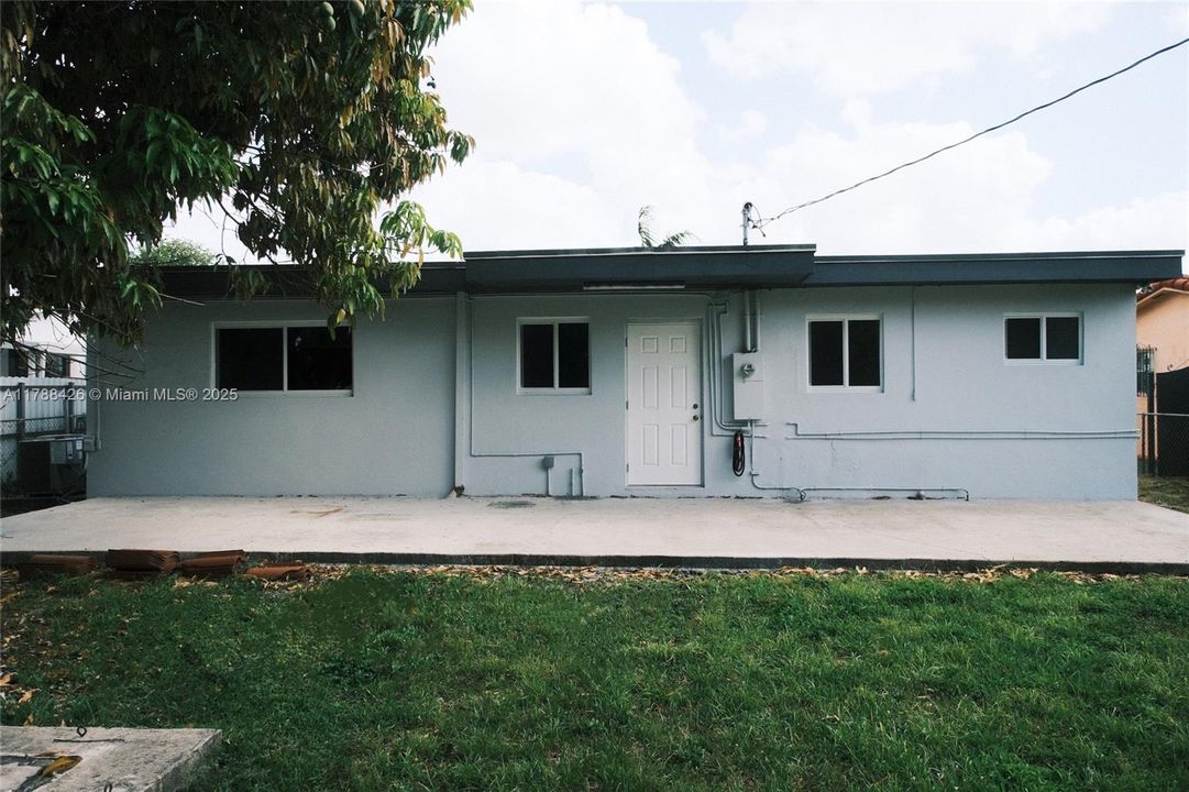 Недавно продано: $598,000 (3 спален, 2 ванн, 1910 Квадратных фут)