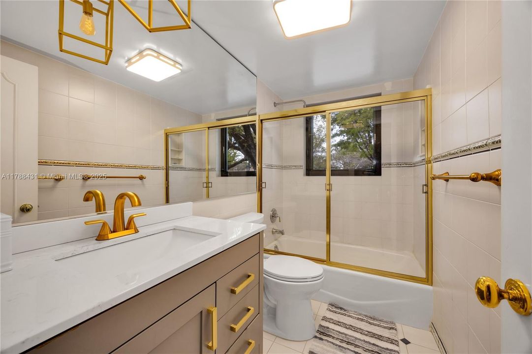 Vendido Recientemente: $2,490,000 (4 camas, 3 baños, 3214 Pies cuadrados)