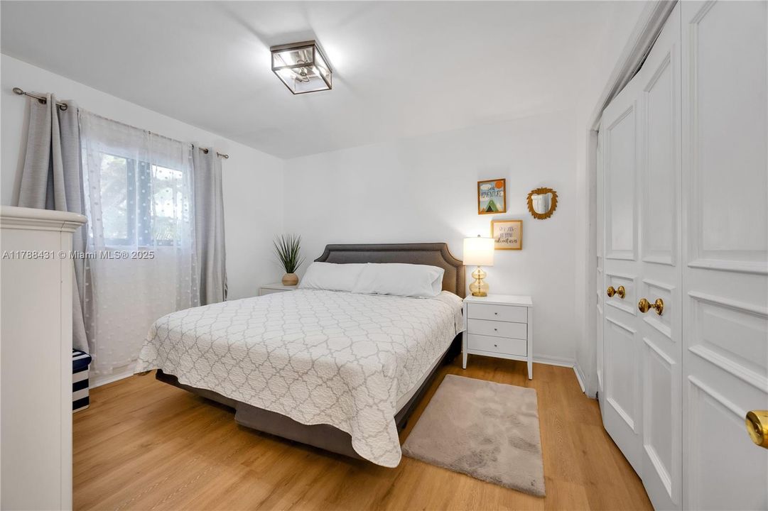 Vendido Recientemente: $2,490,000 (4 camas, 3 baños, 3214 Pies cuadrados)