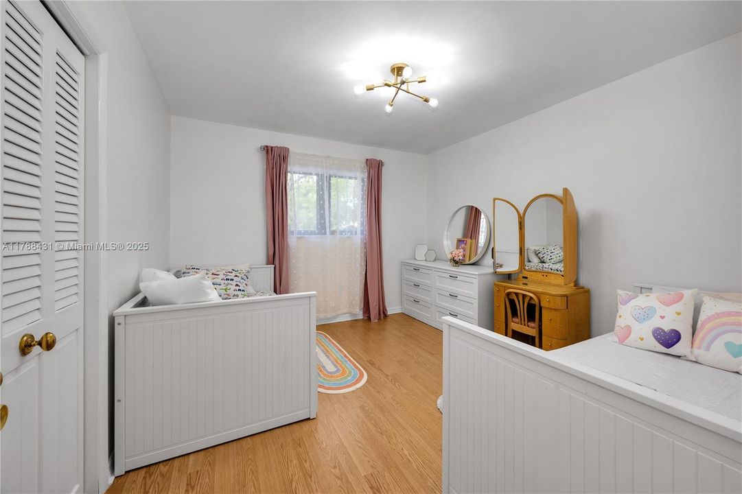 Vendido Recientemente: $2,490,000 (4 camas, 3 baños, 3214 Pies cuadrados)