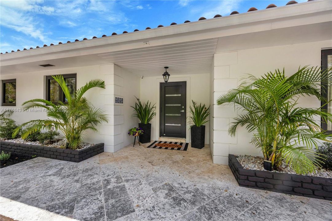 Vendido Recientemente: $2,490,000 (4 camas, 3 baños, 3214 Pies cuadrados)