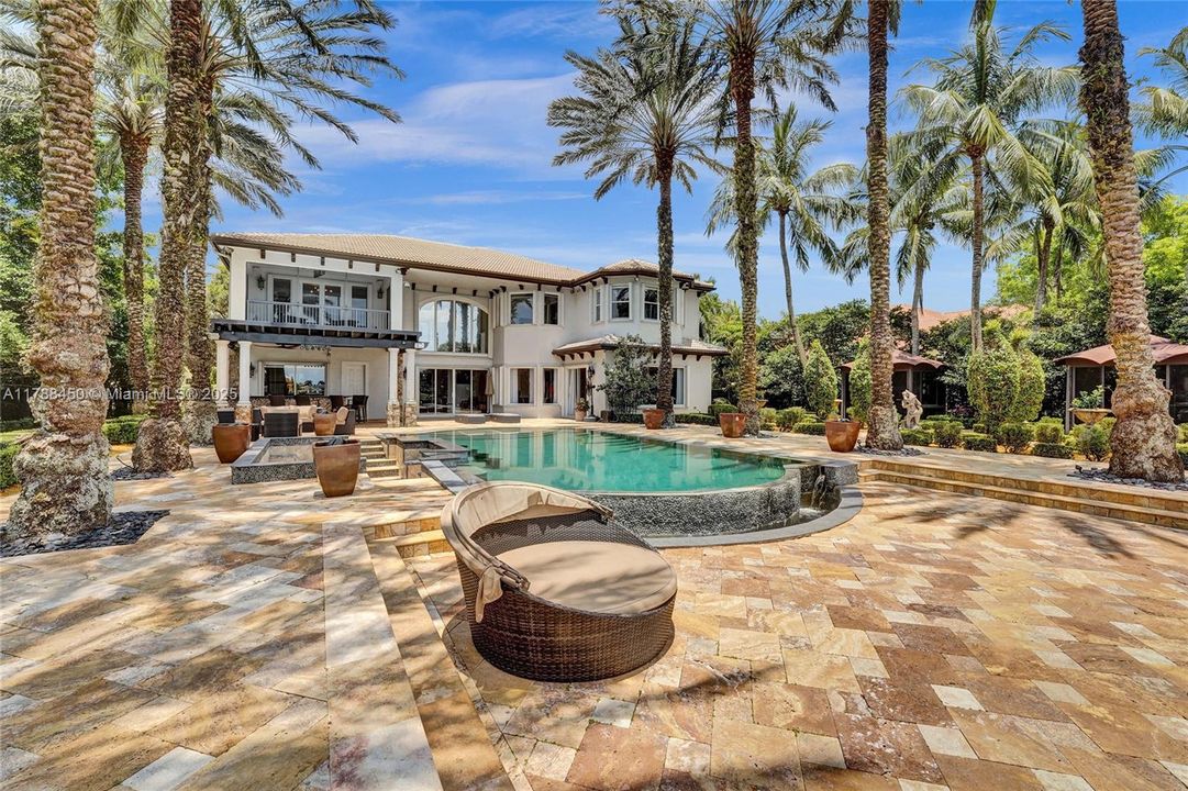 En Venta: $2,795,000 (6 camas, 5 baños, 5305 Pies cuadrados)