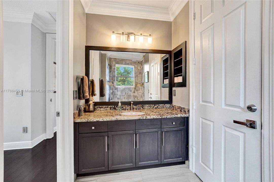 En Venta: $2,795,000 (6 camas, 5 baños, 5305 Pies cuadrados)